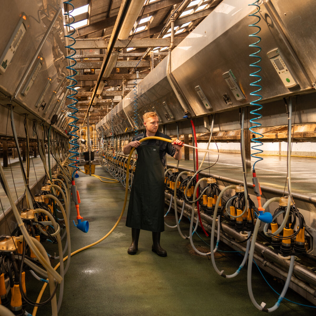 Swampmaster StormGear Waterproof Dairy Apron in Green