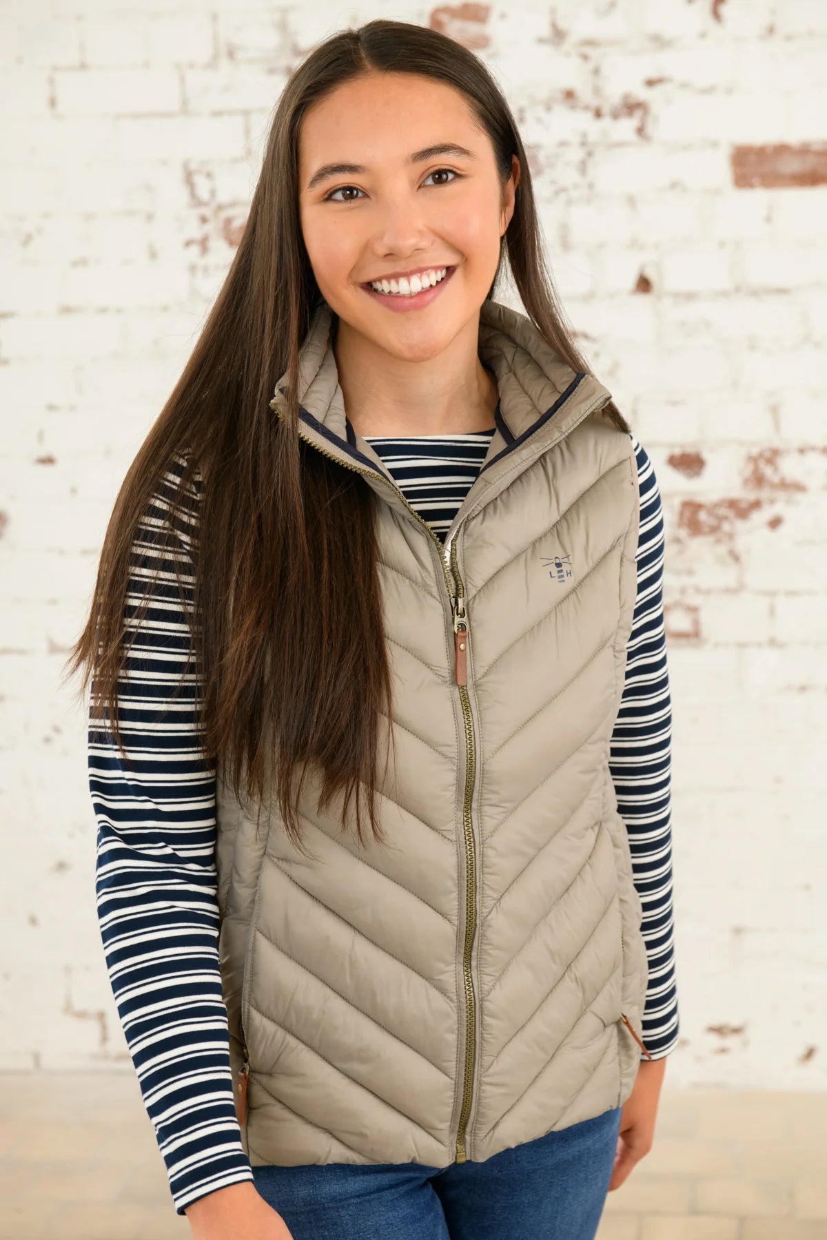 Lighthouse Laurel Gilet in Mocha