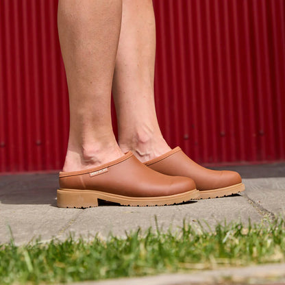 Merry People Billie Clog in Rust