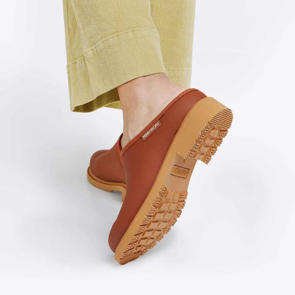 Merry People Billie Clog in Rust