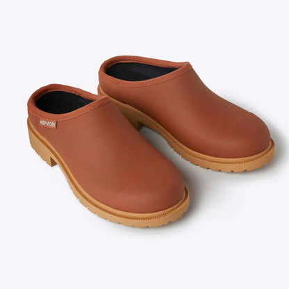 Merry People Billie Clog in Rust