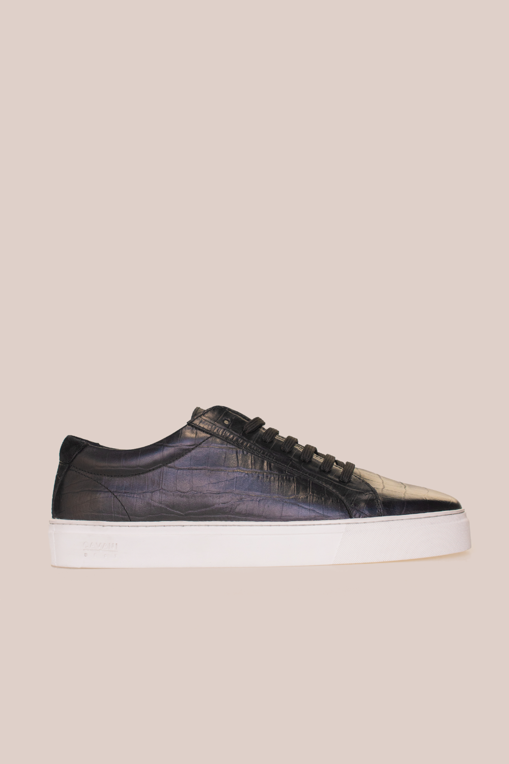 The P22 Smart Sneaker, part of the all-new Cavani X Best collaboration. With its unique sole pattern and smooth design, you're sure to look your best in the P22 Smart Sneaker. TV personality, famous for his appearances on 'Ex on the Beach', 'Celebrity Big Brother' and so much more. @ www.millscountrystore.com
