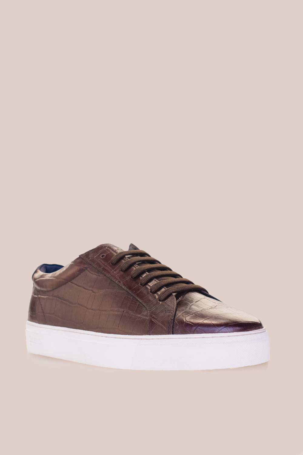 The P22 Smart Sneaker, part of the all-new Cavani X Best collaboration. With its unique sole pattern and smooth design, you're sure to look your best in the P22 Smart Sneaker. TV personality, famous for his appearances on 'Ex on the Beach', 'Celebrity Big Brother' and so much more. Calum Best @ www.millscountrystore.com