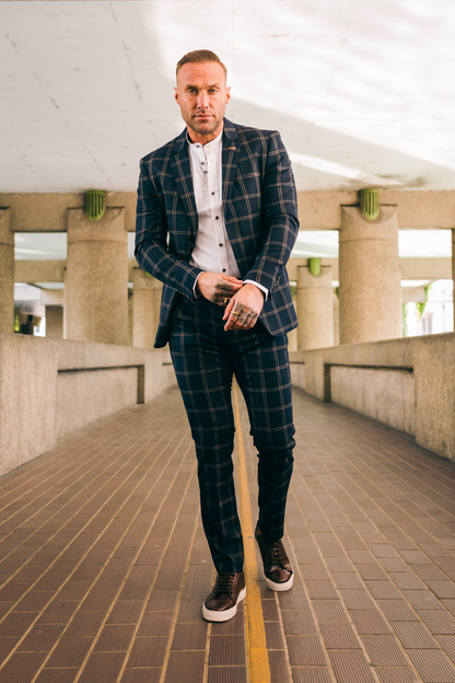 The P22 Smart Sneaker, part of the all-new Cavani X Best collaboration. With its unique sole pattern and smooth design, you're sure to look your best in the P22 Smart Sneaker. TV personality, famous for his appearances on 'Ex on the Beach', 'Celebrity Big Brother' and so much more. The Calum Best Range @ www.millscountrystore.com