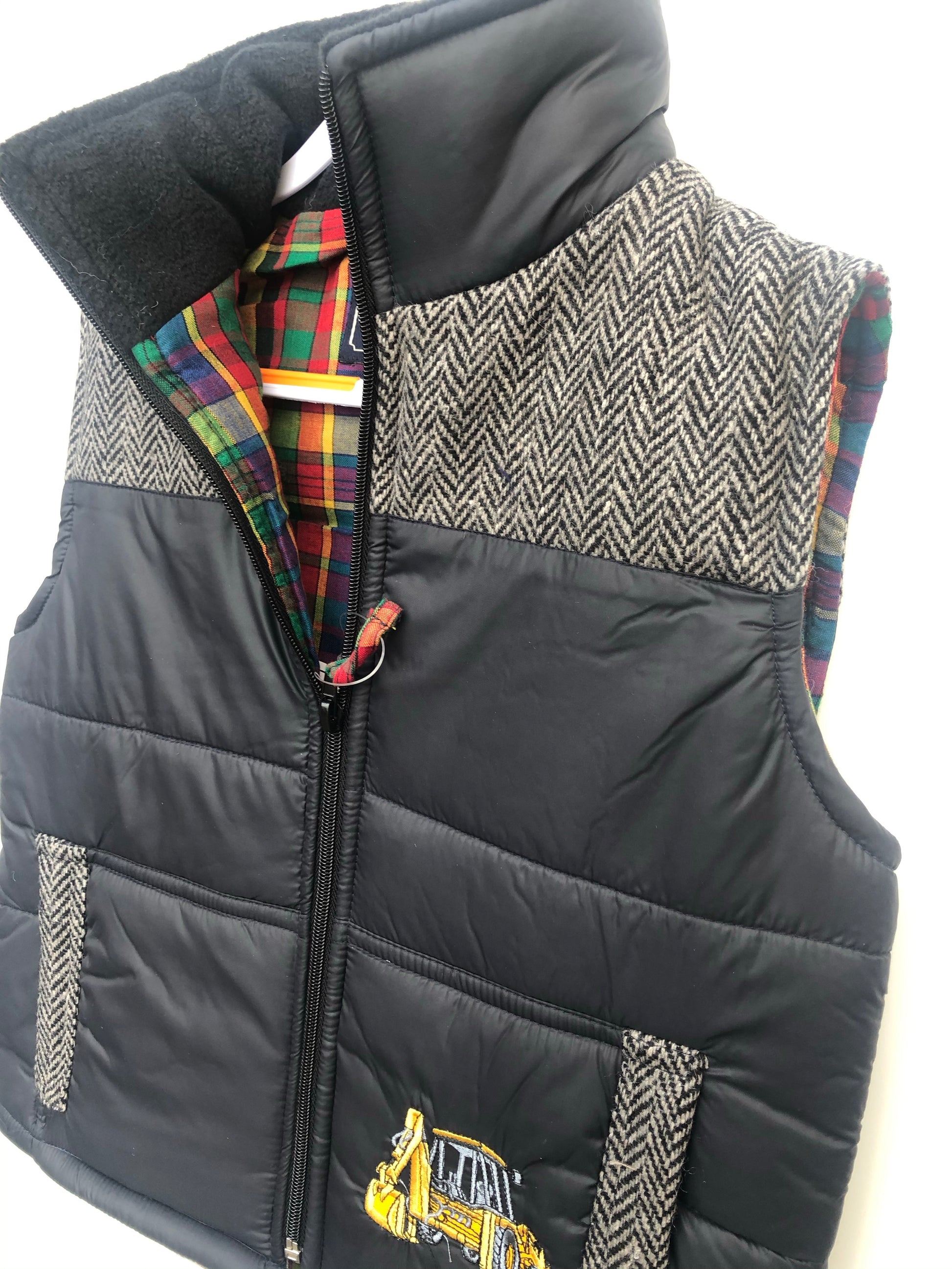 Boys Digger Tweed Bodywarmer in Black / Grey @ www.millscountrystore.com